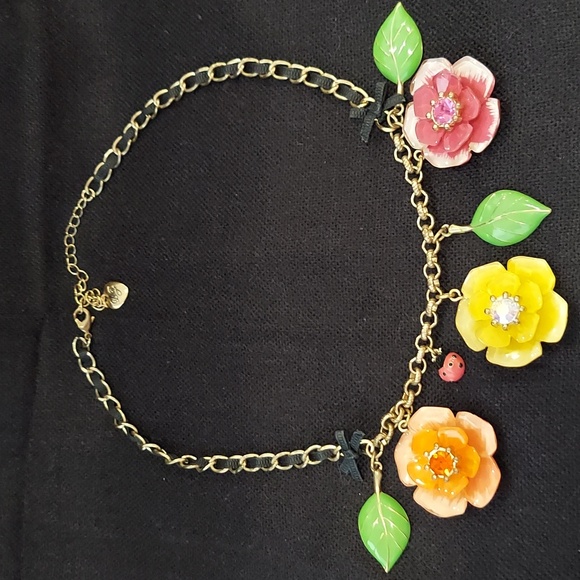NWT Betsey Johnson VINTAGE FLOWERS & LADYBUG NECKLACE - Picture 2 of 8